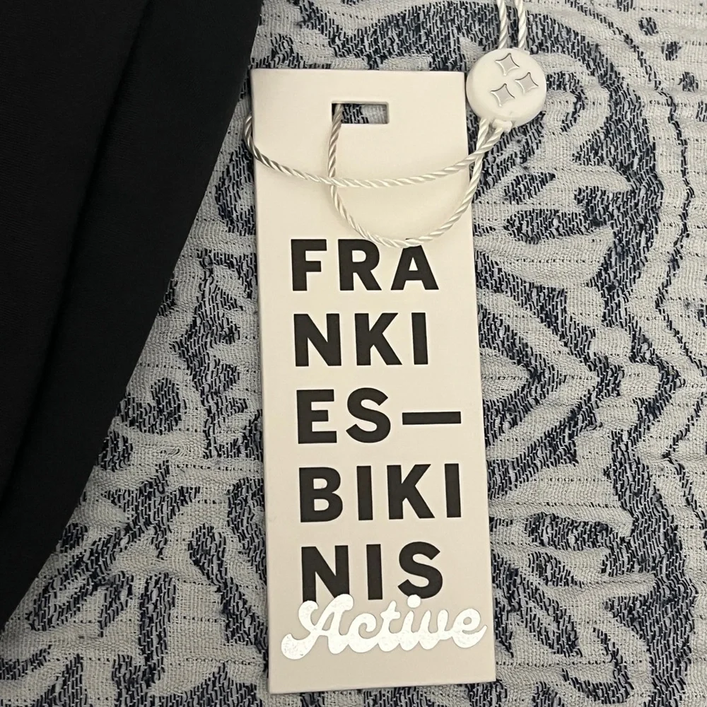Frankies Bikinis sleek black